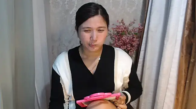 Snapshot of MS_Isabella_Snow92 chatting on February 6, 2025, 8:39 am MS Isabella Snow92 online show from February 6, 2025, 8:39 am