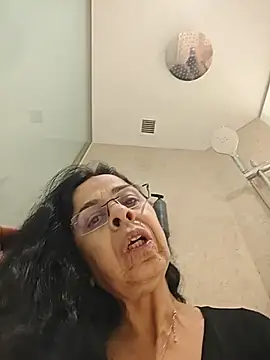 Susannemilf online show from January 5, 2026, 8:34 pm