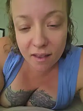 julimonroe online show from July 28, 2026, 3:24 am