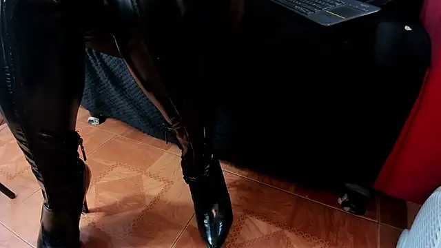 Snapshot of MissVioleta1 chatting on November 15, 2025, 8:33 am MissVioleta1 online show from November 15, 2025, 8:33 am