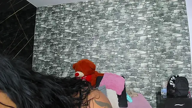 HeidyWillss online show from December 20, 2025, 7:43 pm