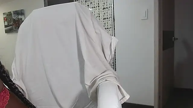 DanielaDuff online show from February 5, 2025, 3:20 pm