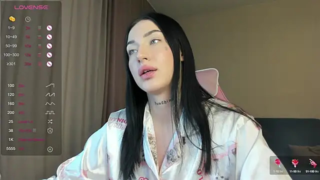 Snapshot of JenniferQueen11 chatting on January 7, 2025, 7:20 am JenniferQueen11 online show from January 7, 2025, 7:20 am