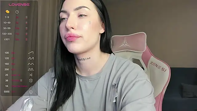 Snapshot of JenniferQueen11 chatting on January 23, 2025, 8:02 pm JenniferQueen11 online show from January 23, 2025, 8:02 pm