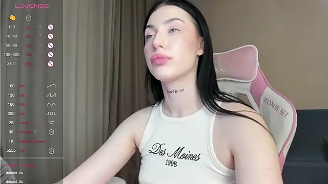 Snapshot of JenniferQueen11 chatting on January 29, 2025, 12:02 pm JenniferQueen11 online show from January 29, 2025, 12:02 pm