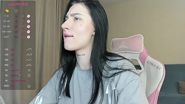 Snapshot of JenniferQueen11 chatting on January 30, 2025, 8:21 pm JenniferQueen11 online show from January 30, 2025, 8:21 pm