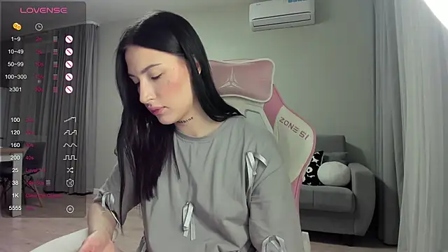 Snapshot of JenniferQueen11 chatting on February 8, 2025, 2:27 pm JenniferQueen11 online show from February 8, 2025, 2:27 pm