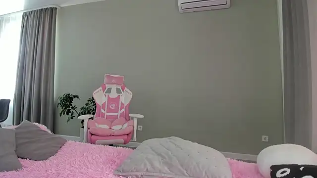 Snapshot of JenniferQueen11 chatting on September 21, 2025, 8:16 am JenniferQueen11 online show from September 21, 2025, 8:16 am