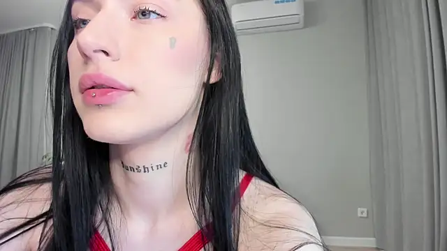 Snapshot of JenniferQueen11 chatting on October 30, 2025, 1:01 pm JenniferQueen11 online show from October 30, 2025, 1:01 pm