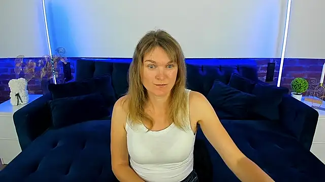 Snapshot of Anabell_xxx chatting on October 2, 2025, 6:37 pm Anabell xxx online show from October 2, 2025, 6:37 pm