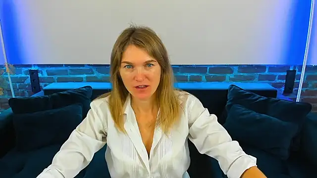 Snapshot of Anabell_xxx chatting on October 25, 2025, 5:37 am Anabell xxx online show from October 25, 2025, 5:37 am