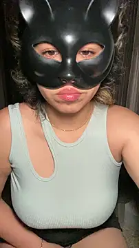 Snapshot of nenalayla chatting on December 16, 2025, 6:24 pm nenalayla online show from December 16, 2025, 6:24 pm