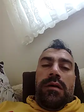 Snapshot of kevgir08 chatting on May 17, 2026, 1:29 pm kevgir08 online show from May 17, 2026, 1:29 pm
