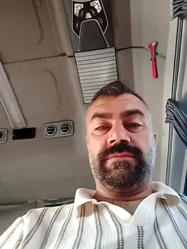 Snapshot of kevgir08 chatting on June 18, 2026, 4:24 am kevgir08 online show from June 18, 2026, 4:24 am