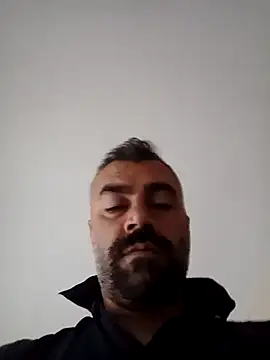 Snapshot of kevgir08 chatting on June 19, 2026, 3:44 am kevgir08 online show from June 19, 2026, 3:44 am