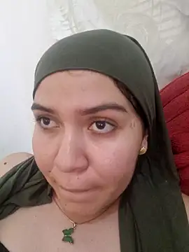 Snapshot of MatchedEyebrow chatting on February 9, 2025, 11:36 pm MatchedEyebrow online show from February 9, 2025, 11:36 pm