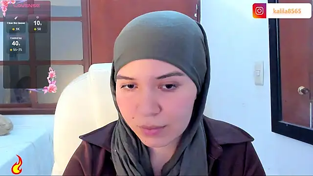 Snapshot of MatchedEyebrow chatting on October 10, 2025, 9:36 pm MatchedEyebrow online show from October 10, 2025, 9:36 pm