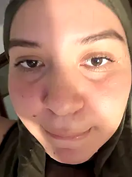 Snapshot of MatchedEyebrow chatting on October 13, 2025, 10:32 pm MatchedEyebrow online show from October 13, 2025, 10:32 pm