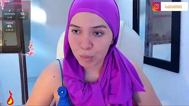 Snapshot of MatchedEyebrow chatting on October 15, 2025, 8:53 pm MatchedEyebrow online show from October 15, 2025, 8:53 pm