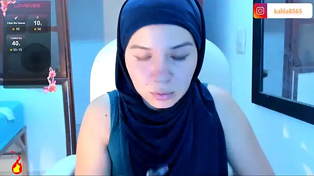 Snapshot of MatchedEyebrow chatting on October 17, 2025, 9:50 pm MatchedEyebrow online show from October 17, 2025, 9:50 pm