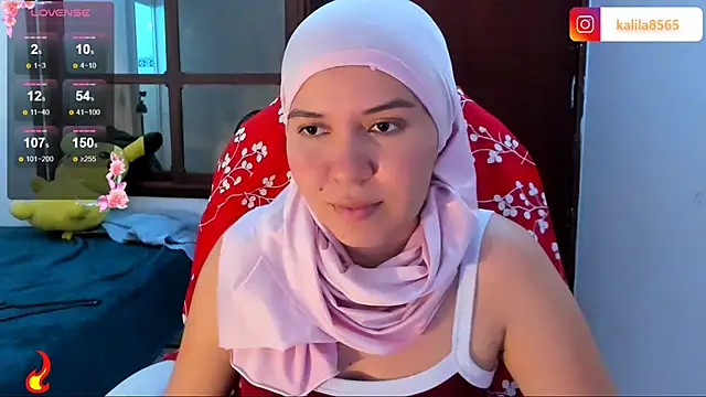 Snapshot of MatchedEyebrow chatting on October 30, 2025, 11:05 pm MatchedEyebrow online show from October 30, 2025, 11:05 pm