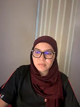 Snapshot of MatchedEyebrow chatting on November 19, 2025, 10:54 pm MatchedEyebrow online show from November 19, 2025, 10:54 pm