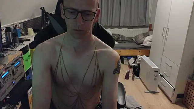sexmenlion online show from April 26, 2026, 8:06 pm