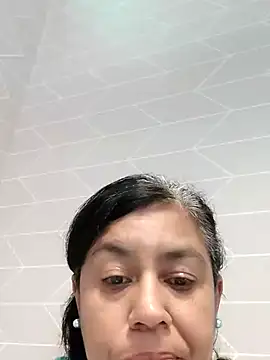 Snapshot of Molly_newman6 chatting on October 14, 2025, 3:02 pm Molly newman6 online show from October 14, 2025, 3:02 pm