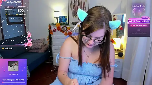 Snapshot of HunnyyLove chatting on December 6, 2024, 3:44 pm HunnyyLove online show from December 6, 2024, 3:44 pm