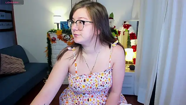 Snapshot of HunnyyLove chatting on December 23, 2024, 3:33 pm HunnyyLove online show from December 23, 2024, 3:33 pm