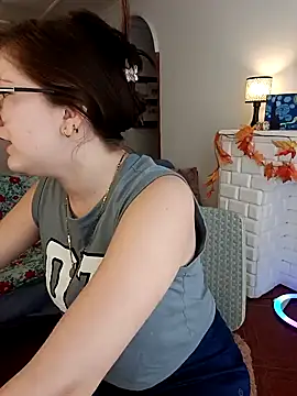 Snapshot of HunnyyLove chatting on January 27, 2025, 7:13 pm HunnyyLove online show from January 27, 2025, 7:13 pm