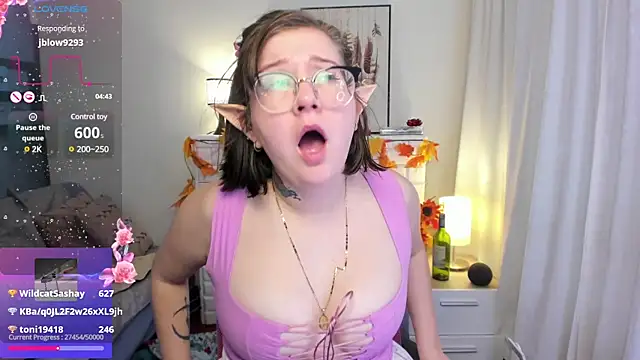 Snapshot of HunnyyLove chatting on February 28, 2025, 9:12 pm HunnyyLove online show from February 28, 2025, 9:12 pm