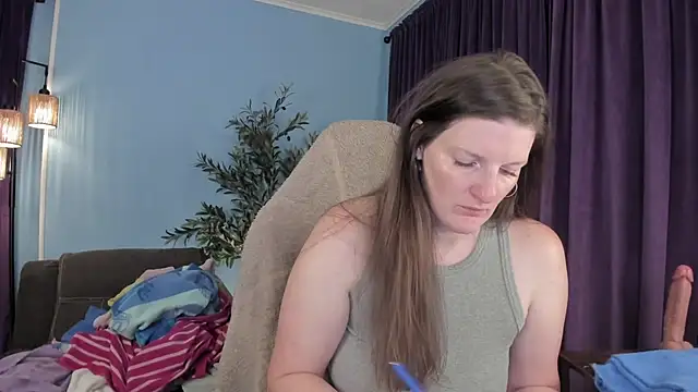 Kelly Carolina online show from April 22, 2026, 11:34 am