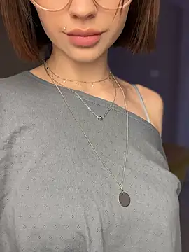 Camilla Railian online show from January 3, 2025, 11:03 am