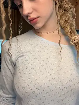 Camilla Railian online show from February 6, 2025, 2:26 pm