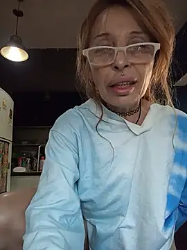 Snapshot of FrozenWaffle chatting on May 19, 2026, 7:31 pm FrozenWaffle online show from May 19, 2026, 7:31 pm
