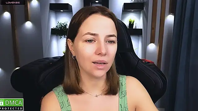 Snapshot of Mira_Mermayd chatting on December 19, 2024, 1:07 am Mira Mermayd online show from December 19, 2024, 1:07 am