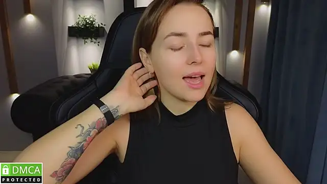 Snapshot of Mira_Mermayd chatting on January 5, 2025, 1:03 am Mira Mermayd online show from January 5, 2025, 1:03 am