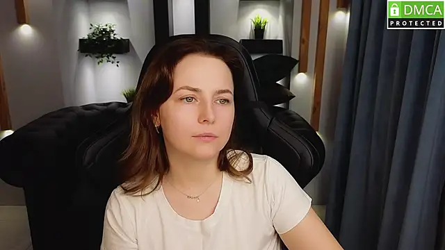 Snapshot of Mira_Mermayd chatting on March 19, 2025, 8:12 am Mira Mermayd online show from March 19, 2025, 8:12 am