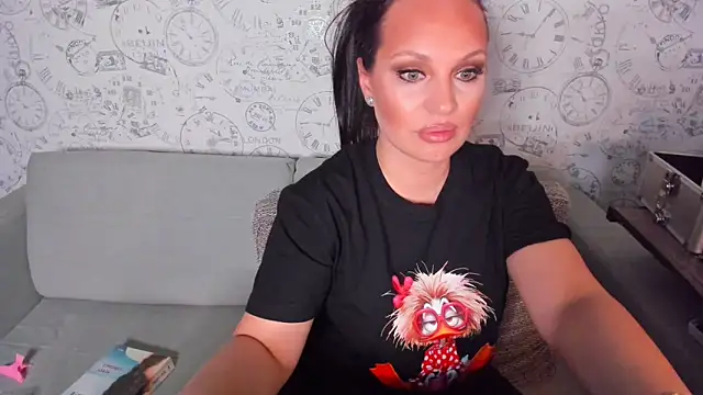 LondonBadGirl online show from April 22, 2026, 8:54 pm