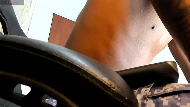 Snapshot of YeremiBrowm chatting on December 4, 2024, 10:51 pm YeremiBrowm online show from December 4, 2024, 10:51 pm