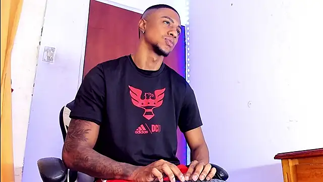 Snapshot of YeremiBrowm chatting on December 31, 2024, 7:18 pm YeremiBrowm online show from December 31, 2024, 7:18 pm