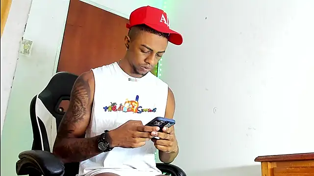 Snapshot of YeremiBrowm chatting on January 10, 2025, 9:42 pm YeremiBrowm online show from January 10, 2025, 9:42 pm