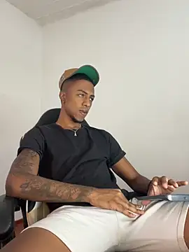 Snapshot of YeremiBrowm chatting on February 26, 2025, 8:11 pm YeremiBrowm online show from February 26, 2025, 8:11 pm