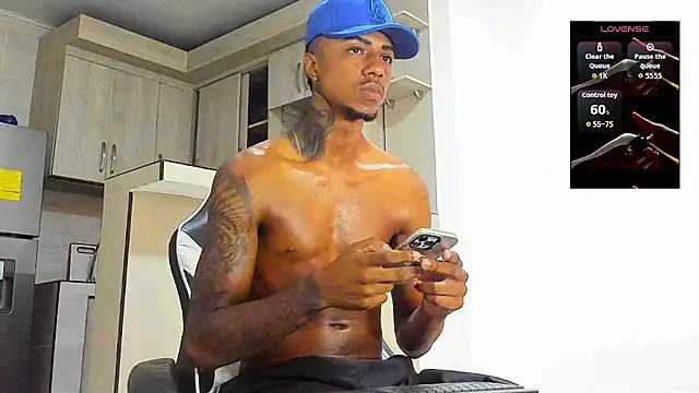 Snapshot of YeremiBrowm chatting on November 6, 2025, 7:37 pm YeremiBrowm online show from November 6, 2025, 7:37 pm