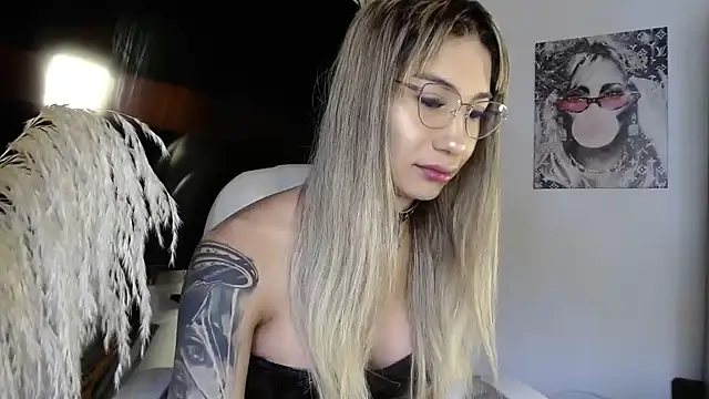 Snapshot of saraplayboy96 chatting on October 28, 2025, 6:32 pm saraplayboy96 online show from October 28, 2025, 6:32 pm