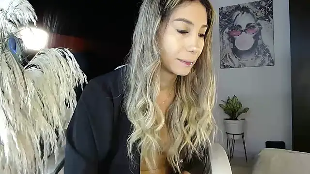 Snapshot of saraplayboy96 chatting on October 30, 2025, 11:33 am saraplayboy96 online show from October 30, 2025, 11:33 am