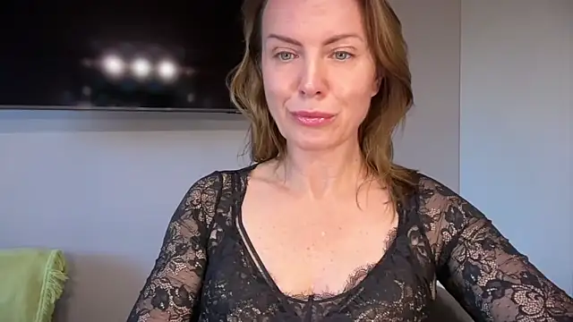 RachellAmazing online show from September 25, 2025, 2:21 pm