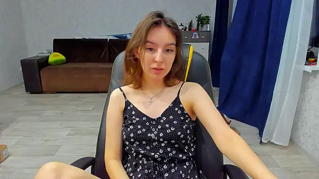 Snapshot of c_arina_x chatting on February 3, 2025, 2:14 am c arina x online show from February 3, 2025, 2:14 am