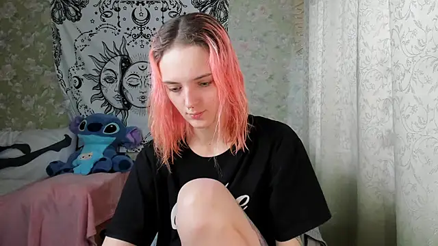 Snapshot of Cutie_Adelia chatting on January 25, 2025, 9:26 am Cutie Adelia online show from January 25, 2025, 9:26 am